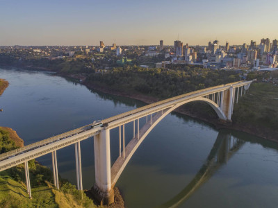 Ponte Da Amizade